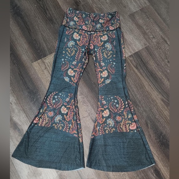 Yoga democracy Festival Denim Printed Bell Bottoms flare leggings floral size L - Picture 6 of 10